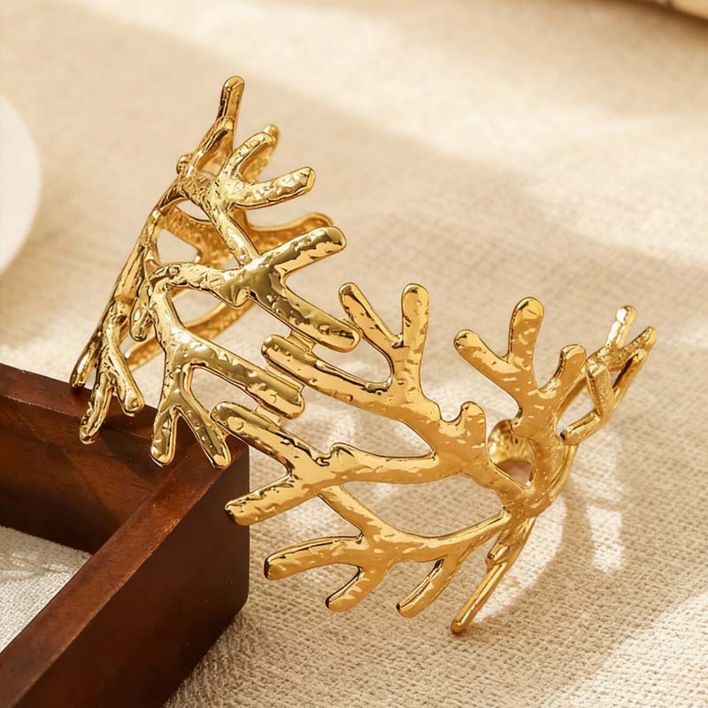 Exaggerated Gold Color Coral Shape Bracelet for Women Punk Hip Hop Metal Hollow Irregular Line Wide Bracelet Jewelry Gifts золотой