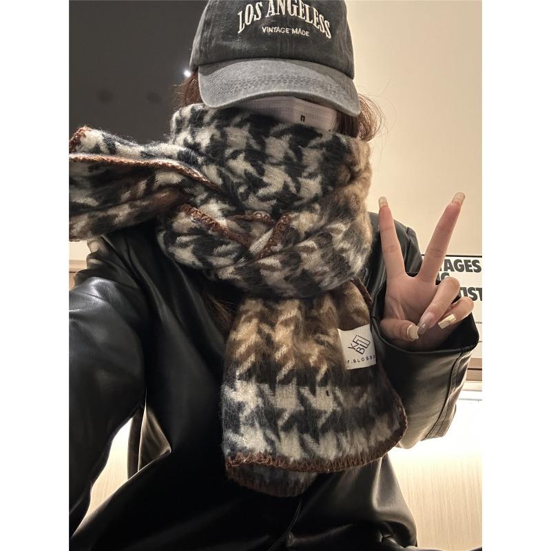 Scarf women's autumn and winter new warm and versatile high-end shawl dual-purpose atmosphere Christmas gift