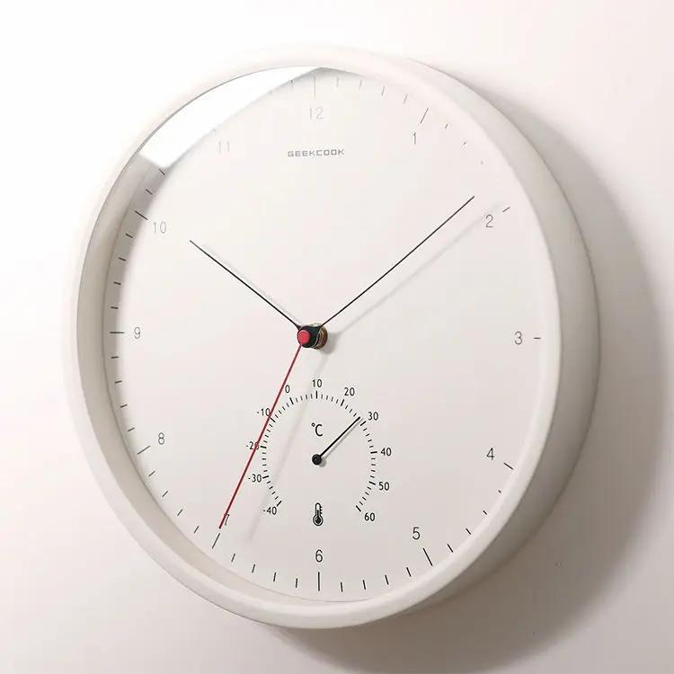 Nordic Style Metal Wall Clock Silent Living Room Bedroom Fashionable Modern Art Design Pendulum Clock Living Room Decoration