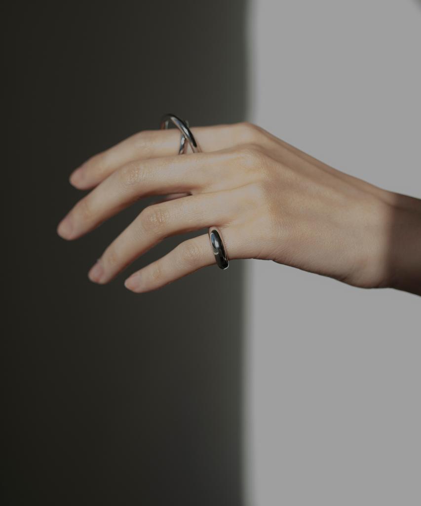 Novice Tokyo Volume Pinky Ring / Silver