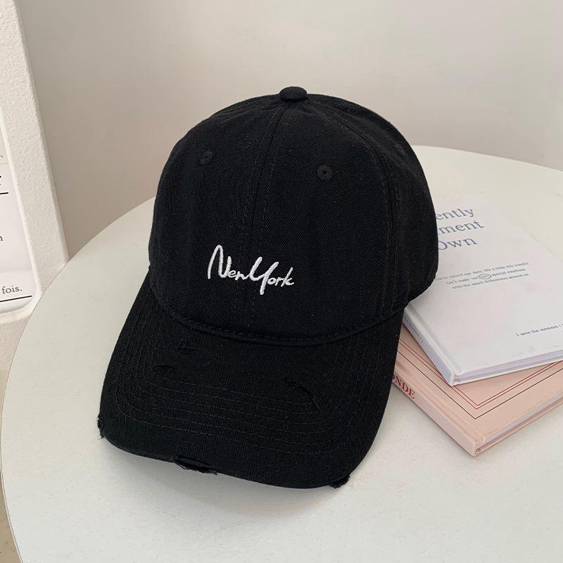 New Korean Version of Letter Embroidered Baseball Cap for Women In Summer Casual and Versatile Sun Protection and Sun Protection To Show Their Faces.