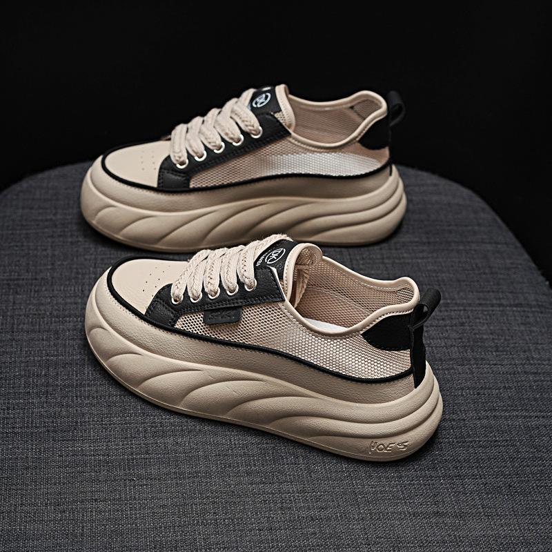 

Women s shoes with a sense of stepping on shit 2025 summer new breathable mesh shoes versatile platform white board shoes with skirts sports shoes 40 чорний
