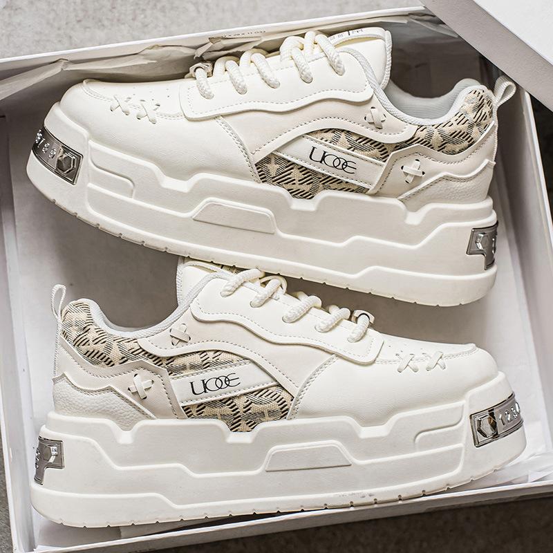 Fashion New Arrival Men Fashion Personalized Trendy Shoes Spring Autumn Luxury Designer Metal Decoration Chunky Sneakers Running Shoes