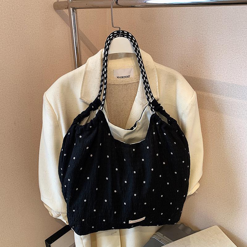 Korean trend niche design, large capacity tote bag, simple 2025 commuter small fresh spring shoulder bag for women