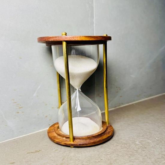 Engraved Gift Retro Sand Clock for Desk Office Home Classic Vintage Style