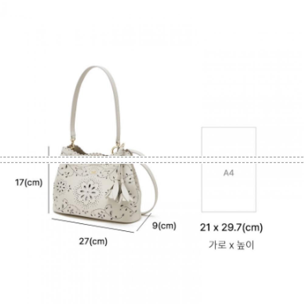Daks Ivory Leather Flower Punching Shoulder Bag   Dcba6e587iv