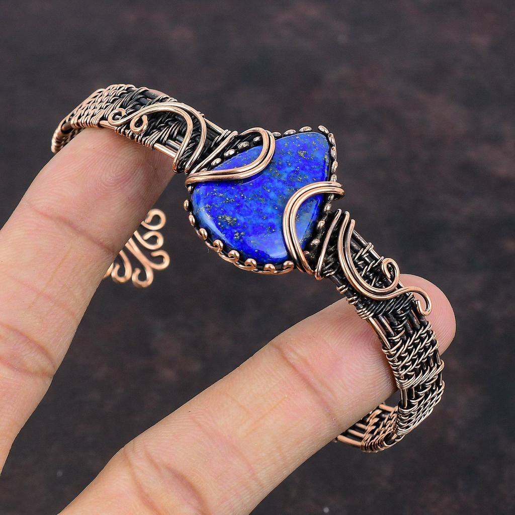 Náramek z lapisu lazuli, náramek omotaný měděným drátem, nastavitelná manžeta, šperk z drahokamů, ručně vyrobený náramek, šperk z antické mědi, dárek pro maminku