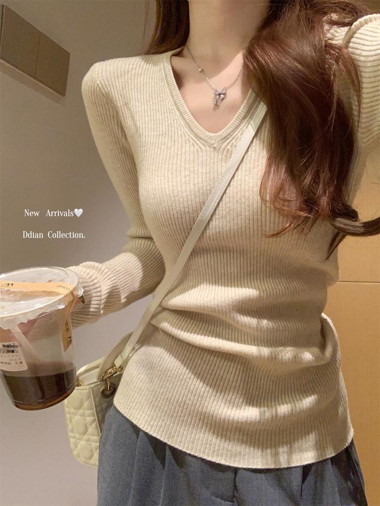WASSUP Minimalist V-Neck Knitted Long-Sleeve Sweater