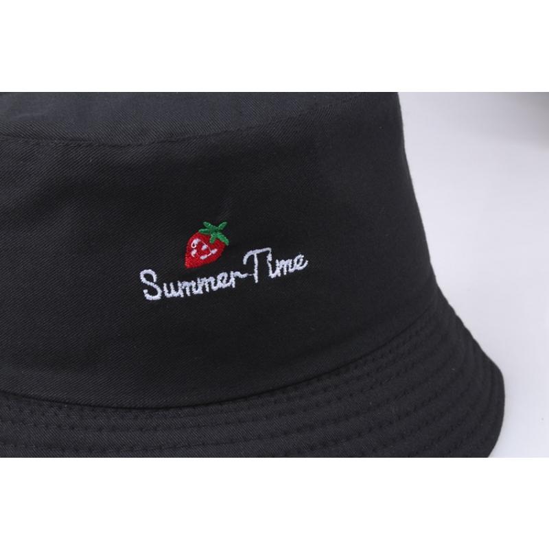 Broderte bøttehatt Koreansk versjon av de nydelige bokstavene Jordbærbrodert fiskehatt Sommer solhatter