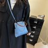 Vintage China-Chic Women's Handbag Temperament Clip On Commuter Crossbody Bag British Style Simple Shoulder Bag