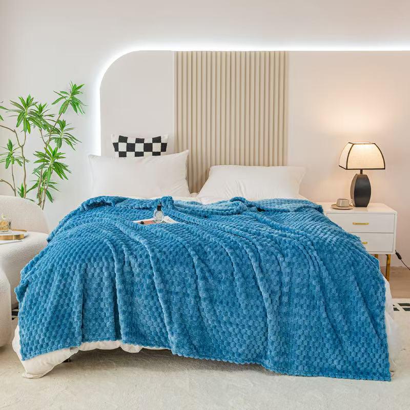 Golden Turtle Velvet Nap Blanket - Thick, Customizable & Multi-functional Coral Velvet Throw for Students