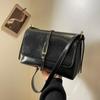 Retro small square women's bag  versatile crossbody bag  niche design  elegant shoulder bag  high-end  new trend  winter