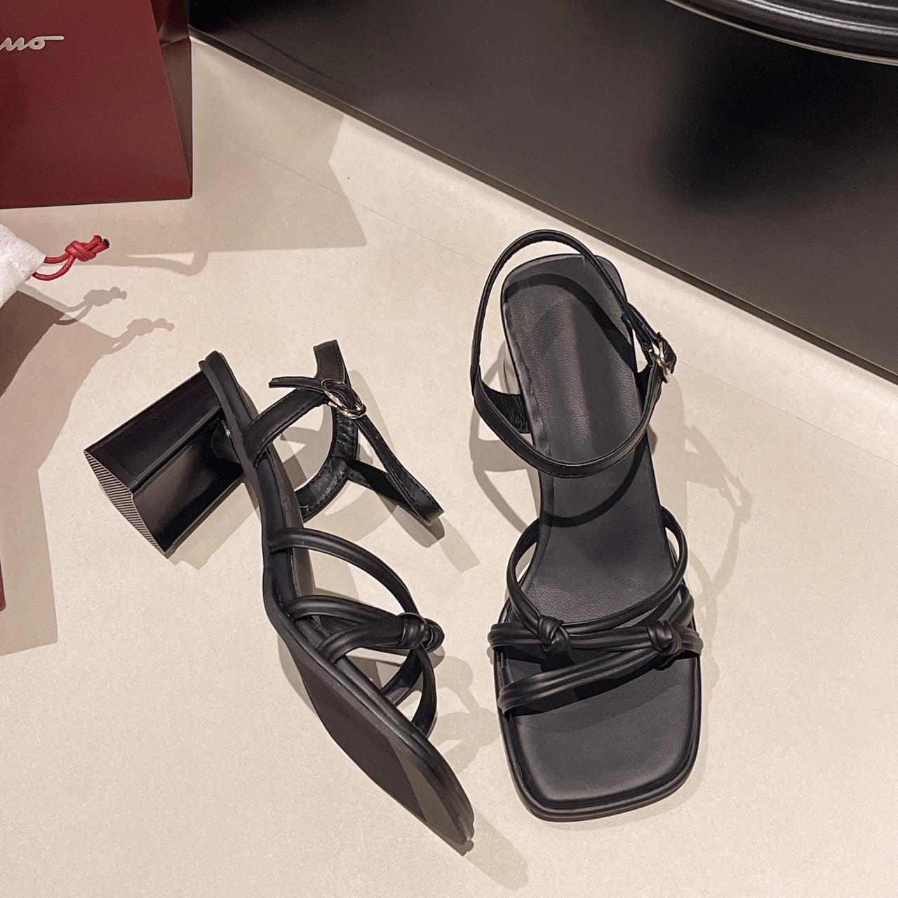 

Новые сандалии на толстом каблуке с одним ремешком, женские, на среднем каблуке, на высоком каблуке, повседневные 42 чёрный