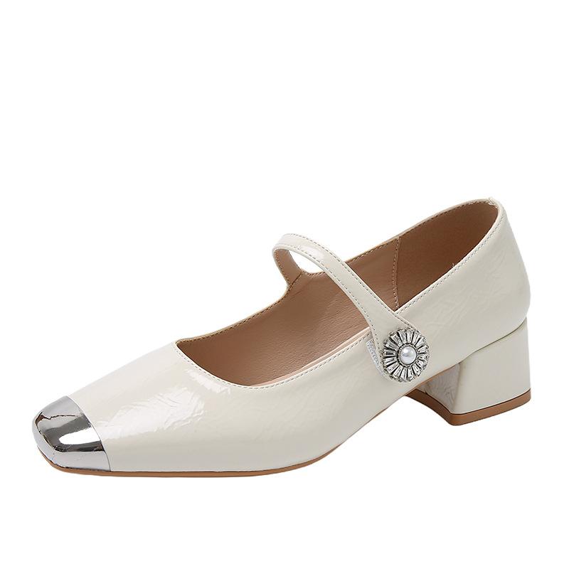 

It seems that women s shoes 2025 spring new French shallow mouth single shoes fairy style word with metal square head flat bottom women s shoes 34