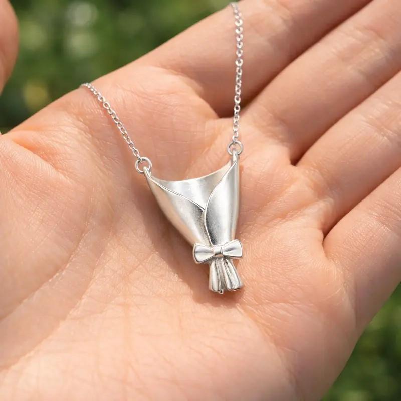 Elegant Wearable Flower Bouquet Clip Pendant Necklace for Women Trendy Romantic Gift for Mom Choker Party Jewelry Gifts