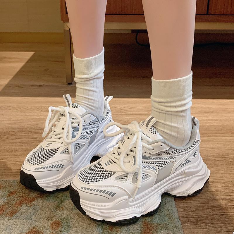 Paris Fried Street Shows Feet, Small Platform Dad Shoes, Women's 2025 Summer Mesh Breathable Retro Small Height-increasing Sneakers