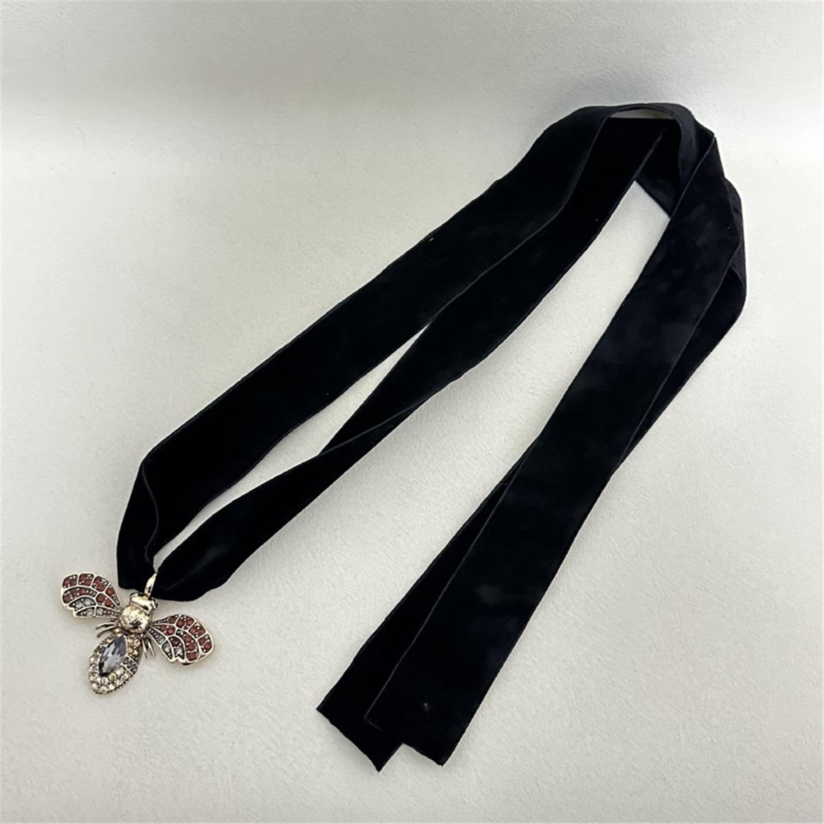 

Tooxika Легкая Роскошь Инкрустированный Бриллиантами Подвеска Насекомое Пчела Широкое Граненое Бархатное Колье Длинное Колье-галстук золотой