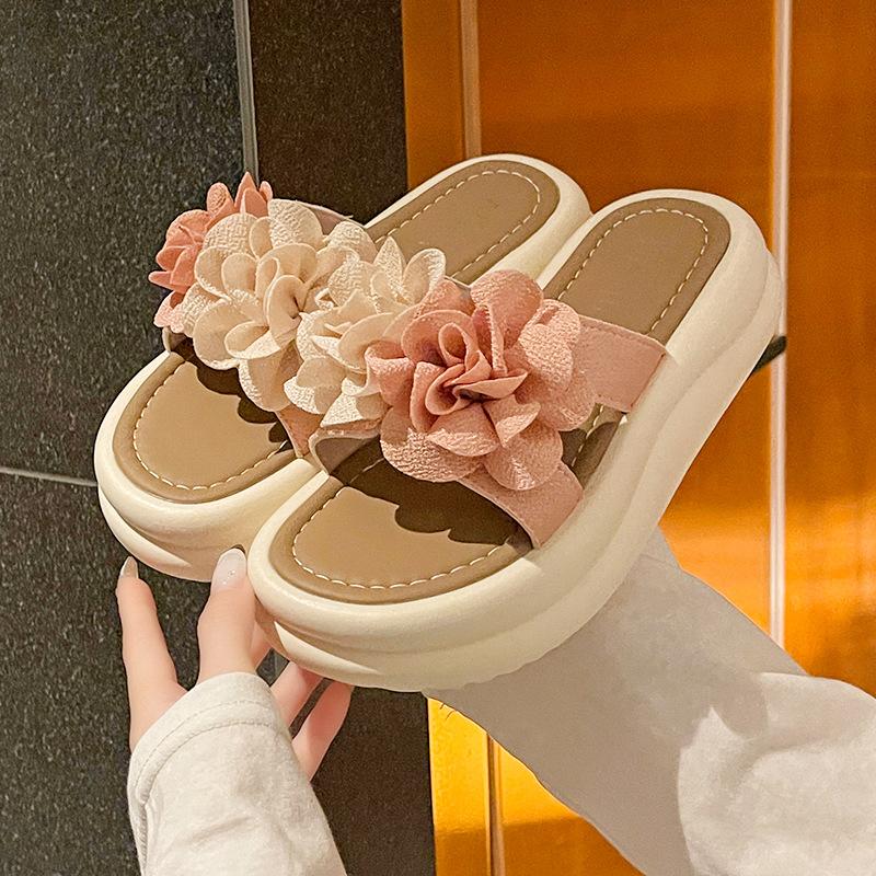 2025 summer new two-color flower platform slippers women's open-toe hollow one-word drag middle heel casual sandals