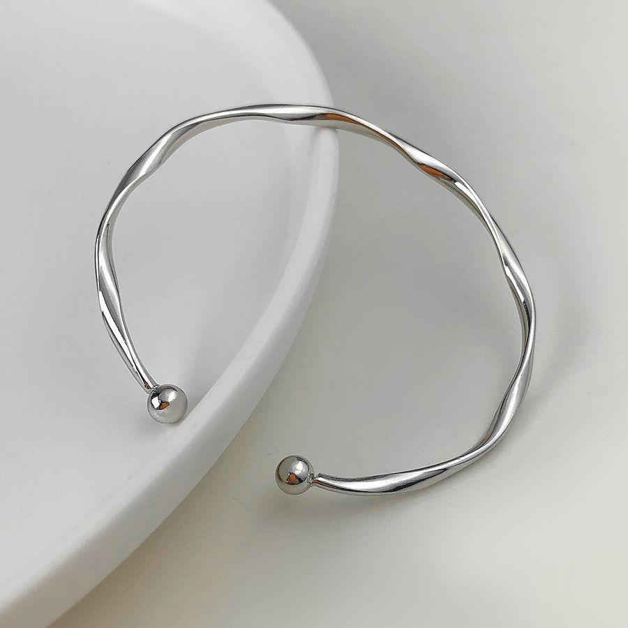 Silver Twisted Wave Bracelets Bangles for Women Hand Jewelry New Fashion Cuff Bangles Girl Simple Accessories Pulseras