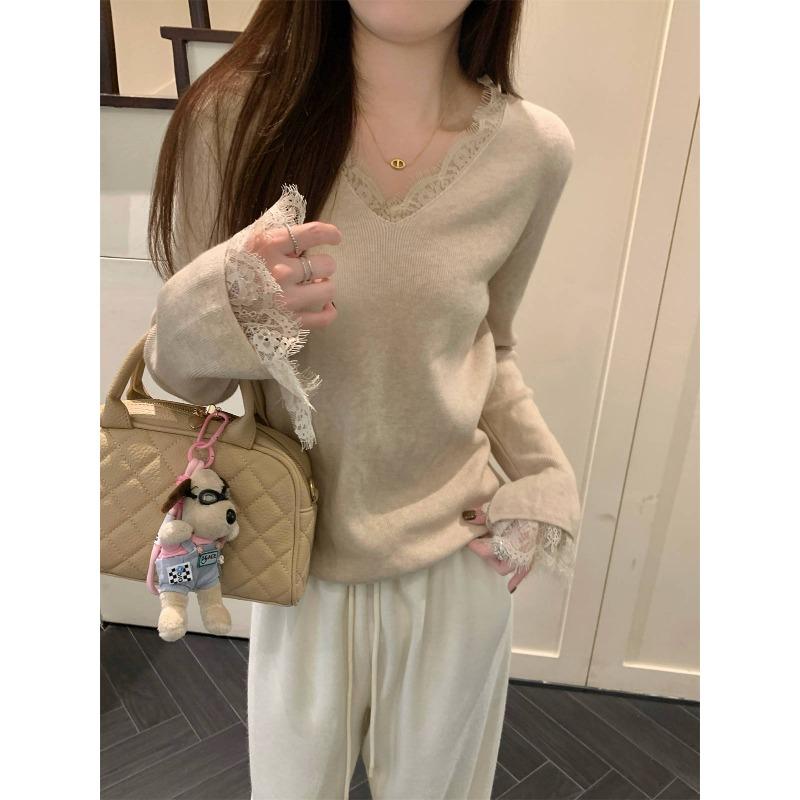 V-neck Lace Flared Sleeve Knitted Sweater Women's Spring and Autumn Winter Bottoming Shirt Pullover Retro Temperament Sweater
