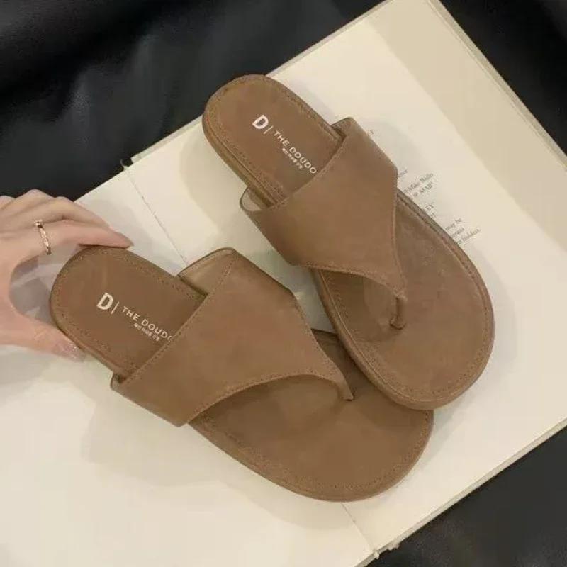 Fashion Flats Women Slippers Designer Clip Toe Flip Flops Casual Shoes Woman 2025 Summer New Trend Home Slides Walking Femme