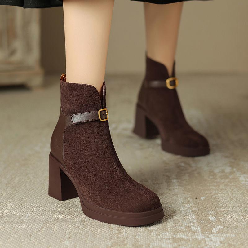 

2025 new short boots women s boots thick high heel waterproof table super fashion boots turned fur brown European beautiful women boots 40