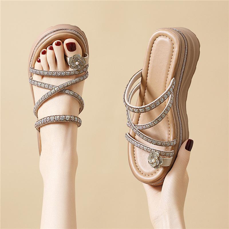 Niche rhinestone sandals slippers women's summer wear pinch feet fat wide set toes French Roman beach thick bottom wedge sandals