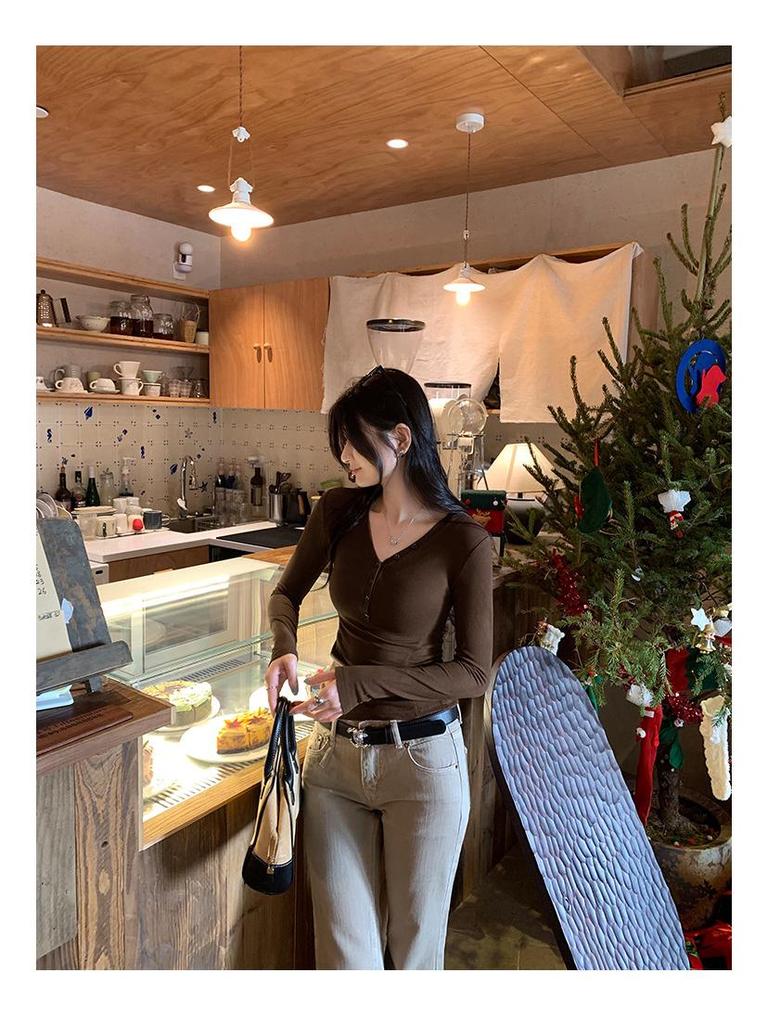 Korean Style V-Neck Button Knitwear for Women - Autumn/Winter Long-Sleeve Slimming Top