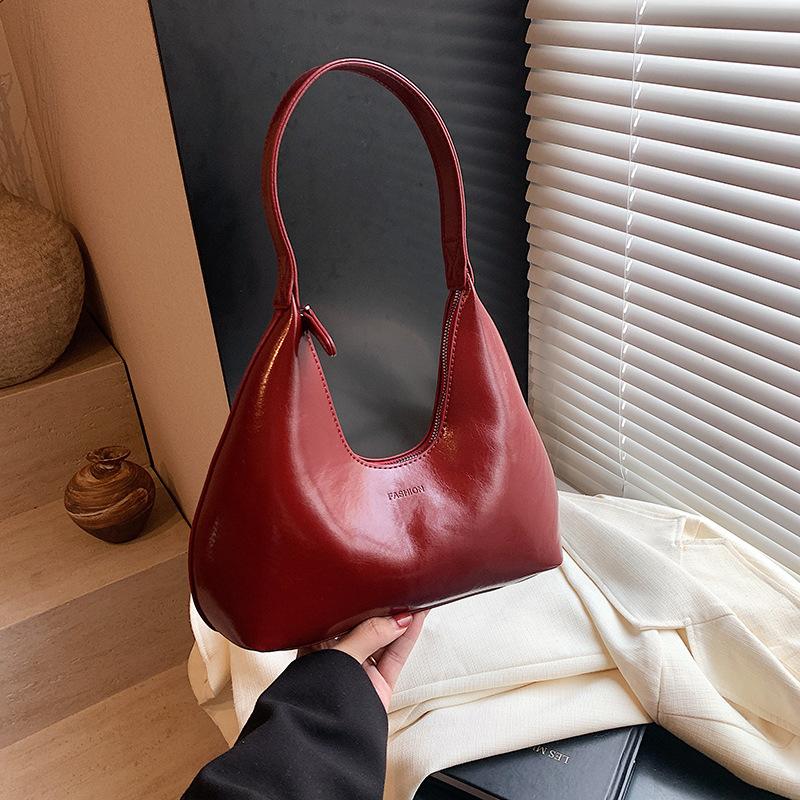 Niche underarm bag women's high-end sense retro versatile commuter bag autumn and winter portable shoulder bag