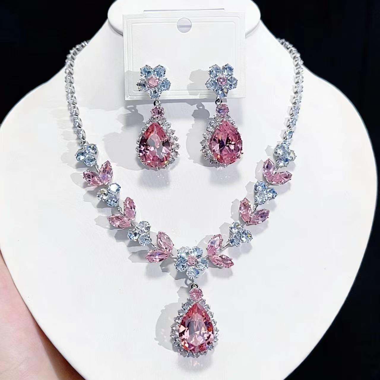 

Модний Весільний Розкішний Набір Цирконієвих Намист та Сережок Рожевий Блакитний Квітковий Набір Яйце Голуба Інс Елегантний троянди рожеві кольору
