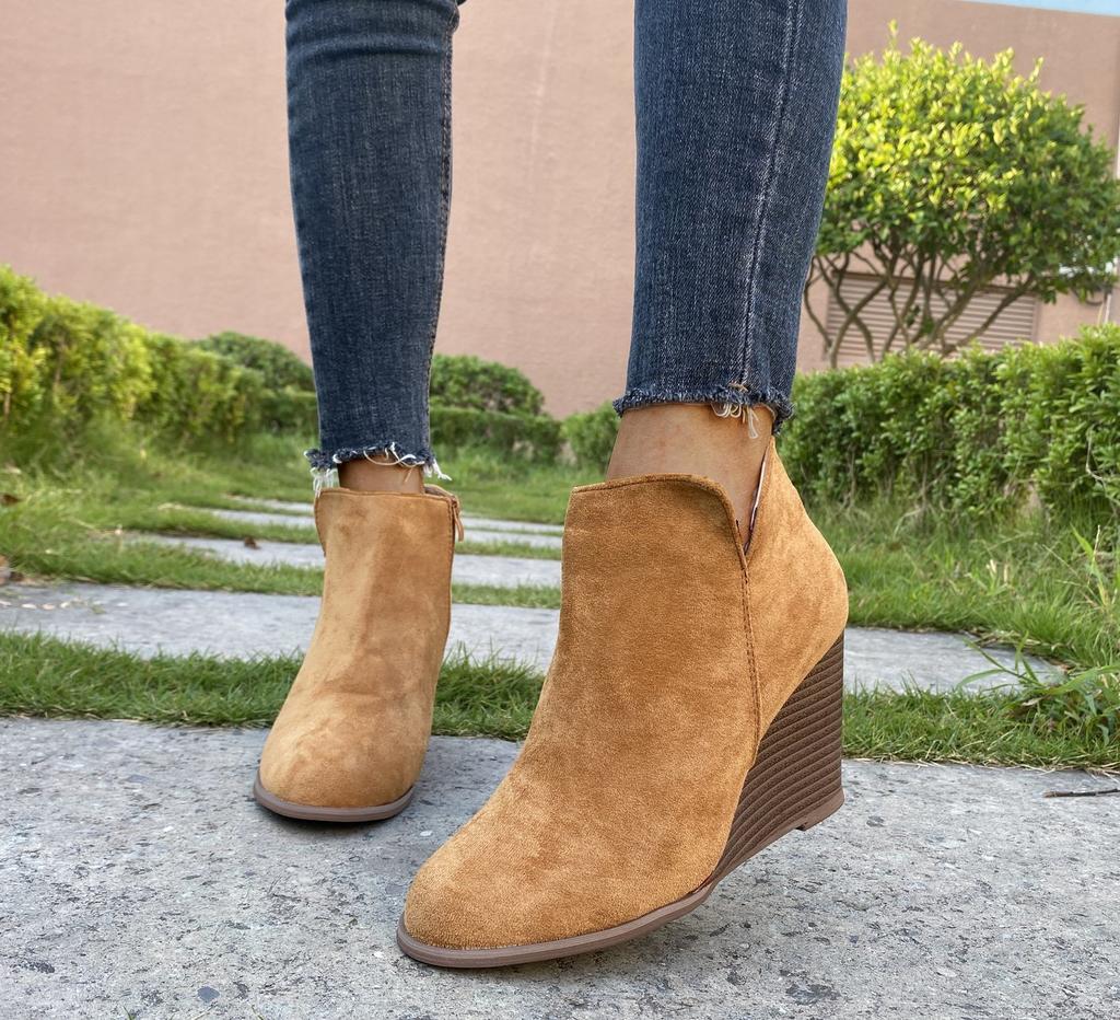 Herbst und Winter 2025 neue flachbödige Keilabsatz-Kurzstiefel Damen Amazon Retro Chelsea Boots High Heel Martin Boots