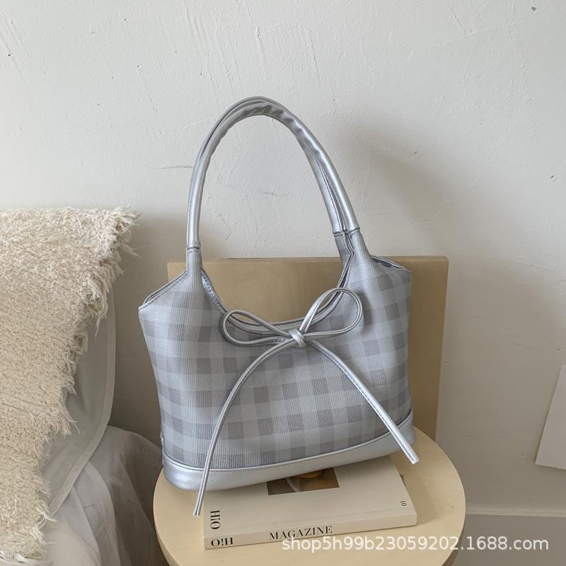 

Summer underarm commuter big bag women s new fashion simple casual bag high value tote bag серебряный