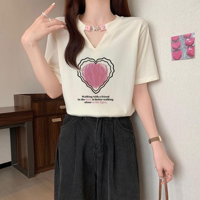 

Трендовая футболка с V-образным вырезом, короткими рукавами и кожаной пряжкой для женщин, свободный летний топ в корейском стиле с принтом 3XL абрикосовый