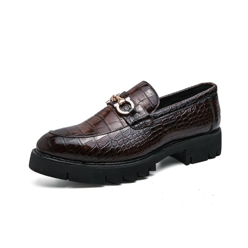 Pointed leather shoes autumn new British heightening hair stylist personalized crocodile pattern shoes