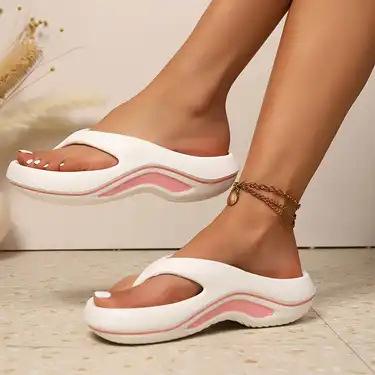 Summer wear non-slip and deodorant fashion versatile beach seaside high-end slippers new flip-flops women