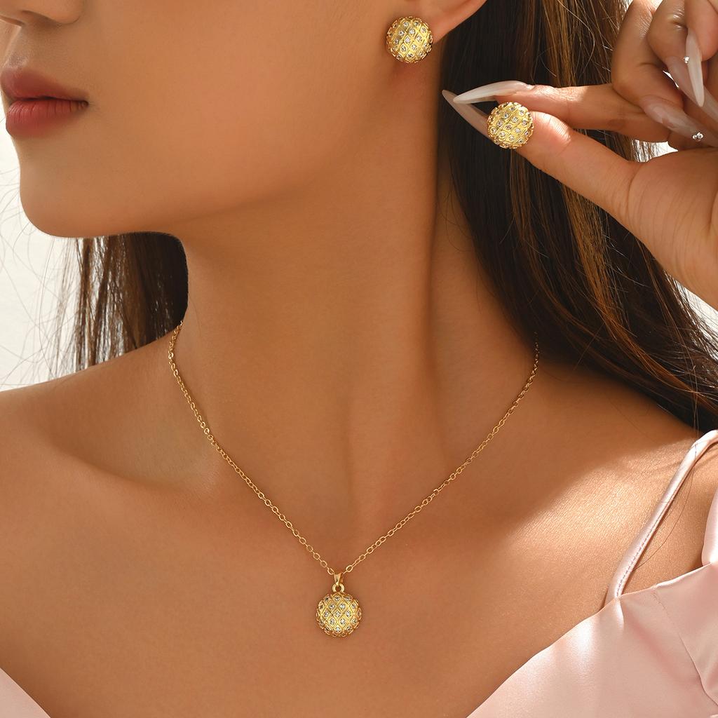 European and American Niche Light Luxury Women's Necklace, Geometric Inlaid Zircon Round Design Earrings, Versatile High-end Jewelry
