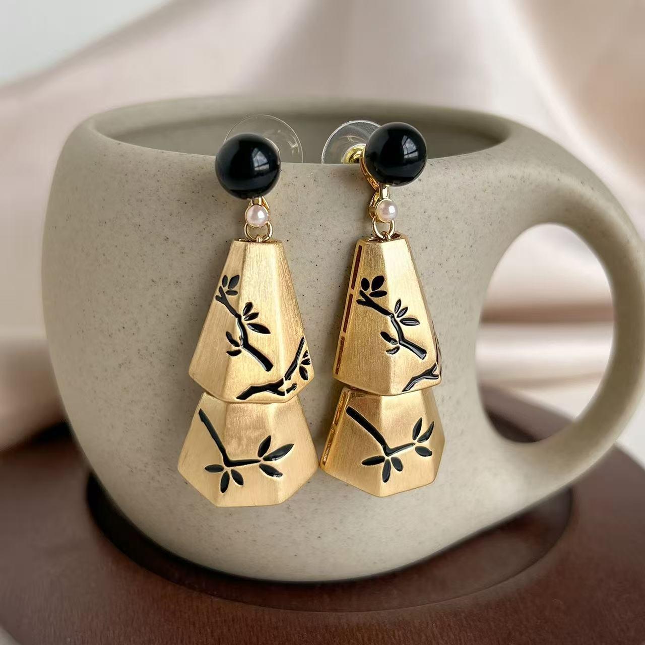 Celebrity-Inspired Branch Wind Chime Stud Earrings: Exquisite, Versatile, High-End Chinese Style Ear Pendants