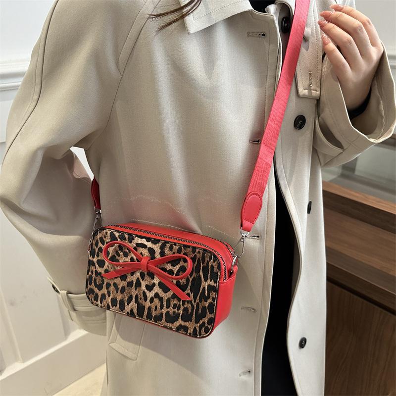 Yogodlns Neue Mode Unterarm Taschen Trendy Leopard Print Schulter Tasche Geldbörse PU Leder Umhängetasche Messenger Bag Frauen