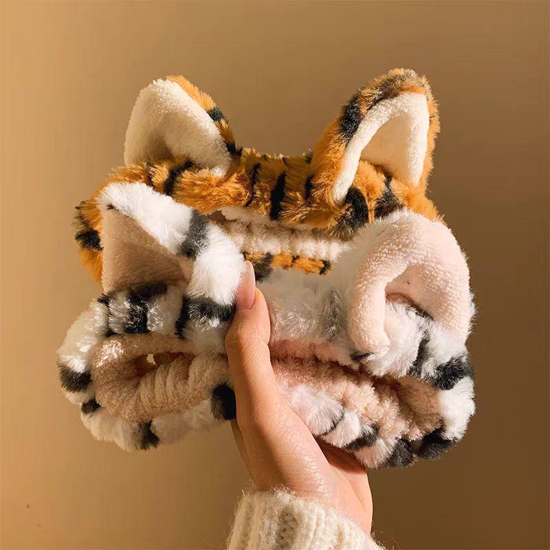Tiger-Stirnband Damen Plüsch-Haargummi zum Gesichtsreinigen und Schminken - Niedliche Kopfbedeckung für Herbst/Winter.