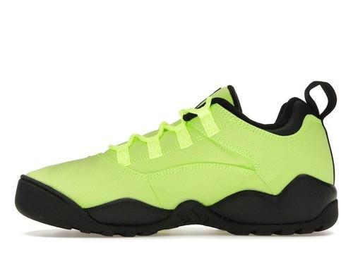 Nike Supreme x Darwin SB Low Volt - FQ3000-700