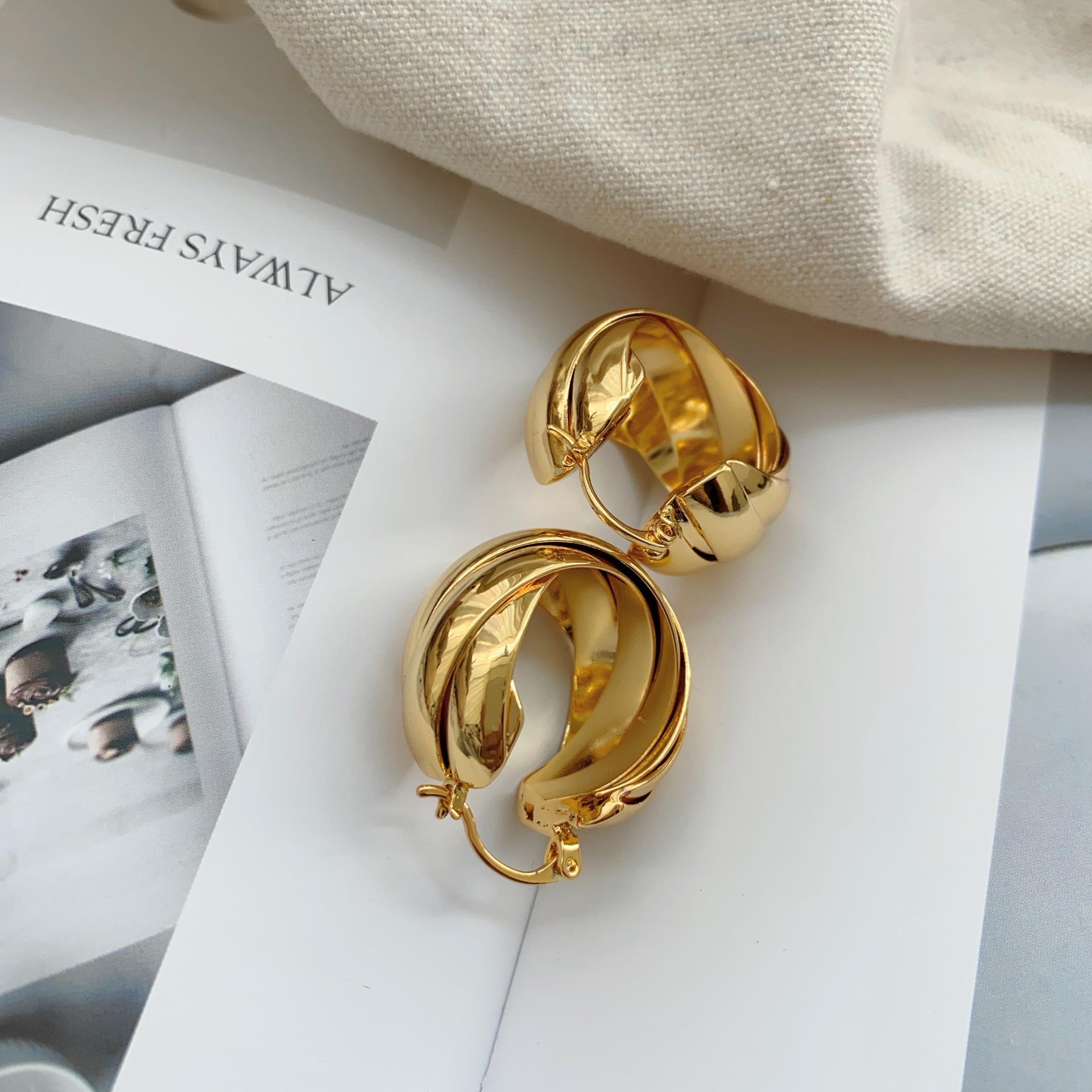 

Простые серьги-кольца Twist Thick Circle для женщин, преувеличенный темперамент, индивидуальность, высококачественные пряжки для ушей, серьги для женщин