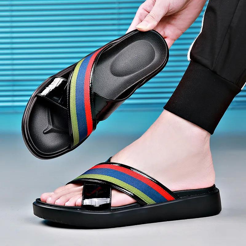 Zapatos de Playa Casuales para Hombre Antideslizantes Suela Blanda Moda Verano Chanclas Sandalias Deportivas Masculinas Nuevas Pantuflas de Diseñador para Hombre