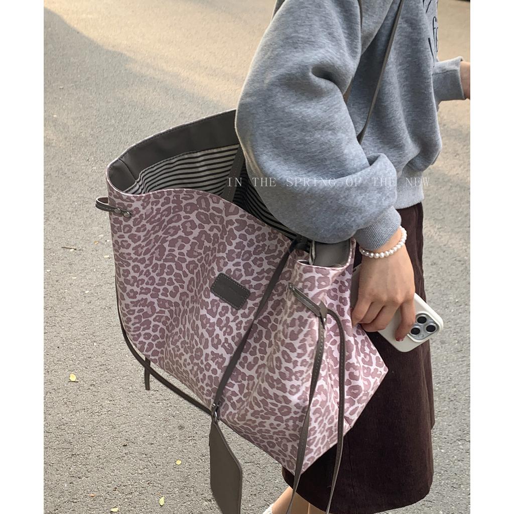 Korean version of casual lazy style large-capacity bag women's 2025 new leopard print tote bag fashionable shoulder underarm bag