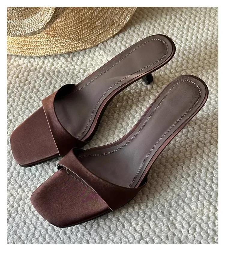 2025 Women's Summer New Square Toe Simple Solid Color Slippers Outdoor Open Toe Casual Banquet Party Women's Sandals