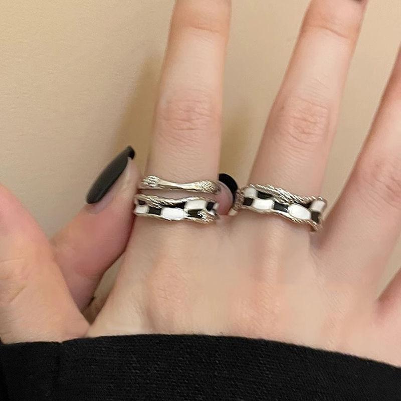 New Luxury Temperament Rhinestone Rings Vintage Irregular Metal Open Finger Rings For Women Party Jewelry Accessories Gifts
