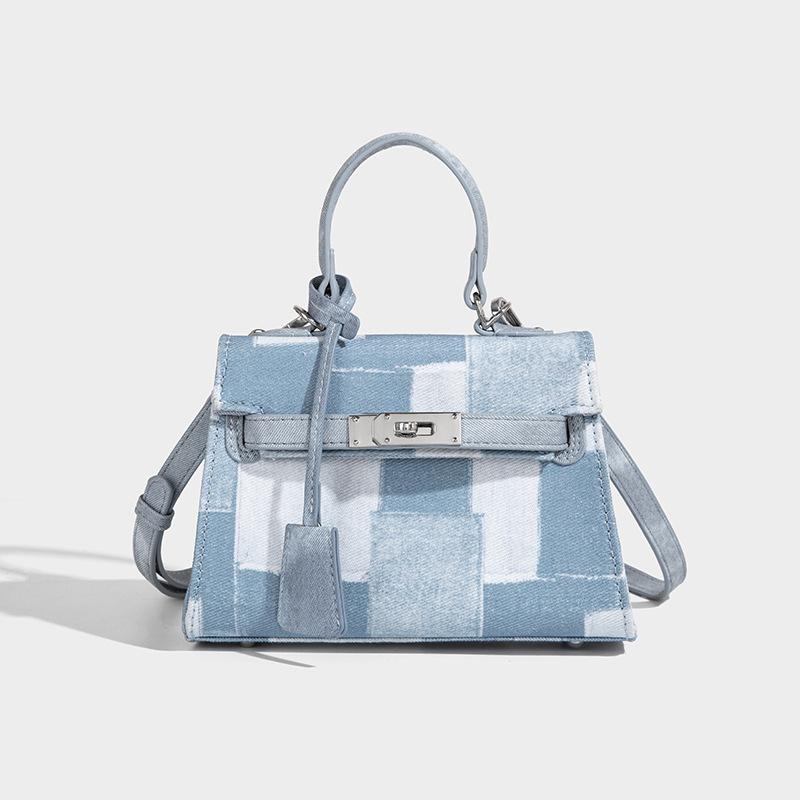 

Casual Denim Bag for Women 2025 New Fashion Versatile Shoulder Bag High-End Kelly Bag Color-Block Crossbody Bag Trendy светло-синий