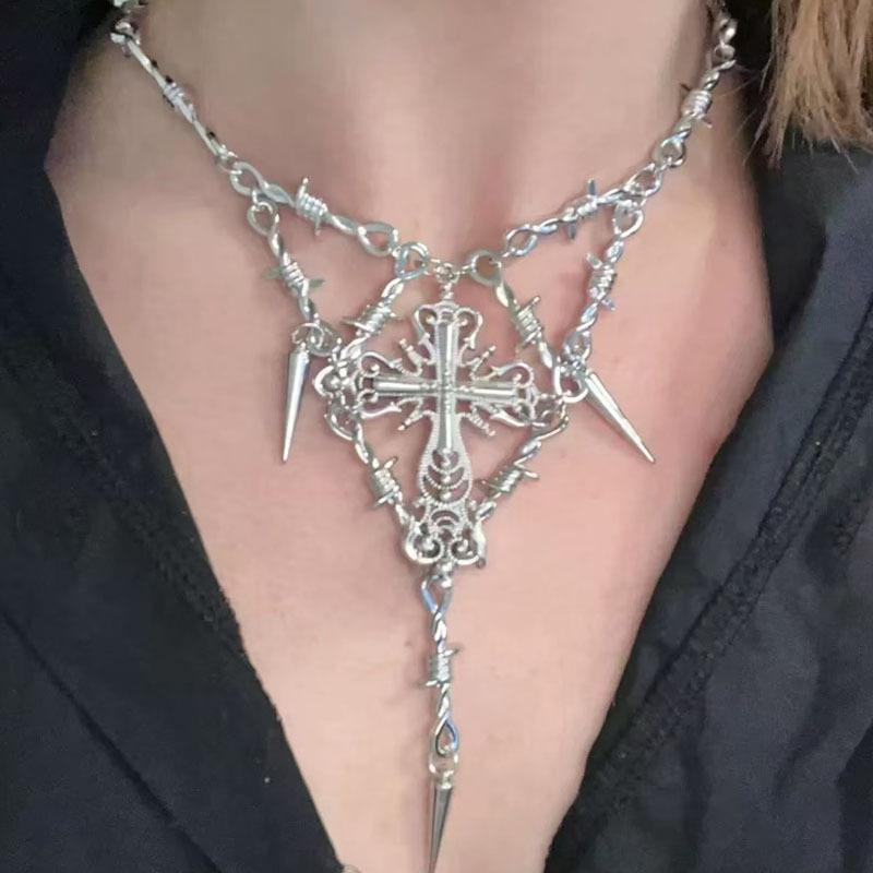 Pendant Thorns Cross Clavicle Chain Heart Hip Hop Disco Cool Style Necklace
