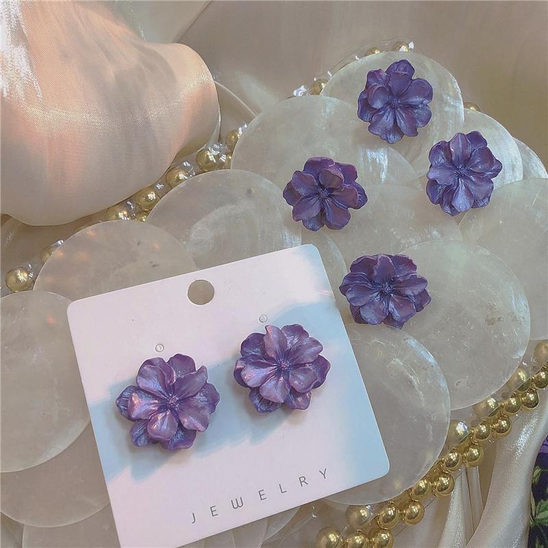 Crystal woven flower seaside vacation wind colorful embroidered earrings women's spring and summer small fresh and sweet white stud earrings