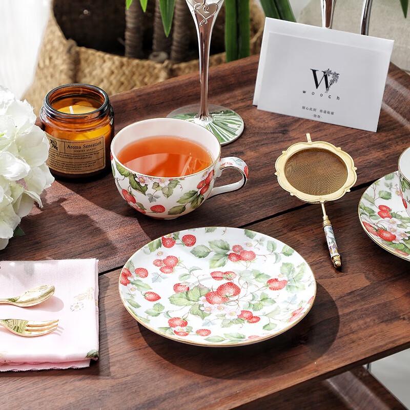 WOOCH Ceramic Couple's Cup and Saucer Gift Set