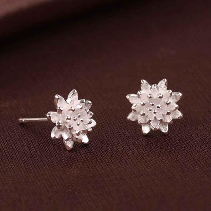 Delicate Women's Silver Plated Lotus Flower Ear Stud Earrings For Effortless Style